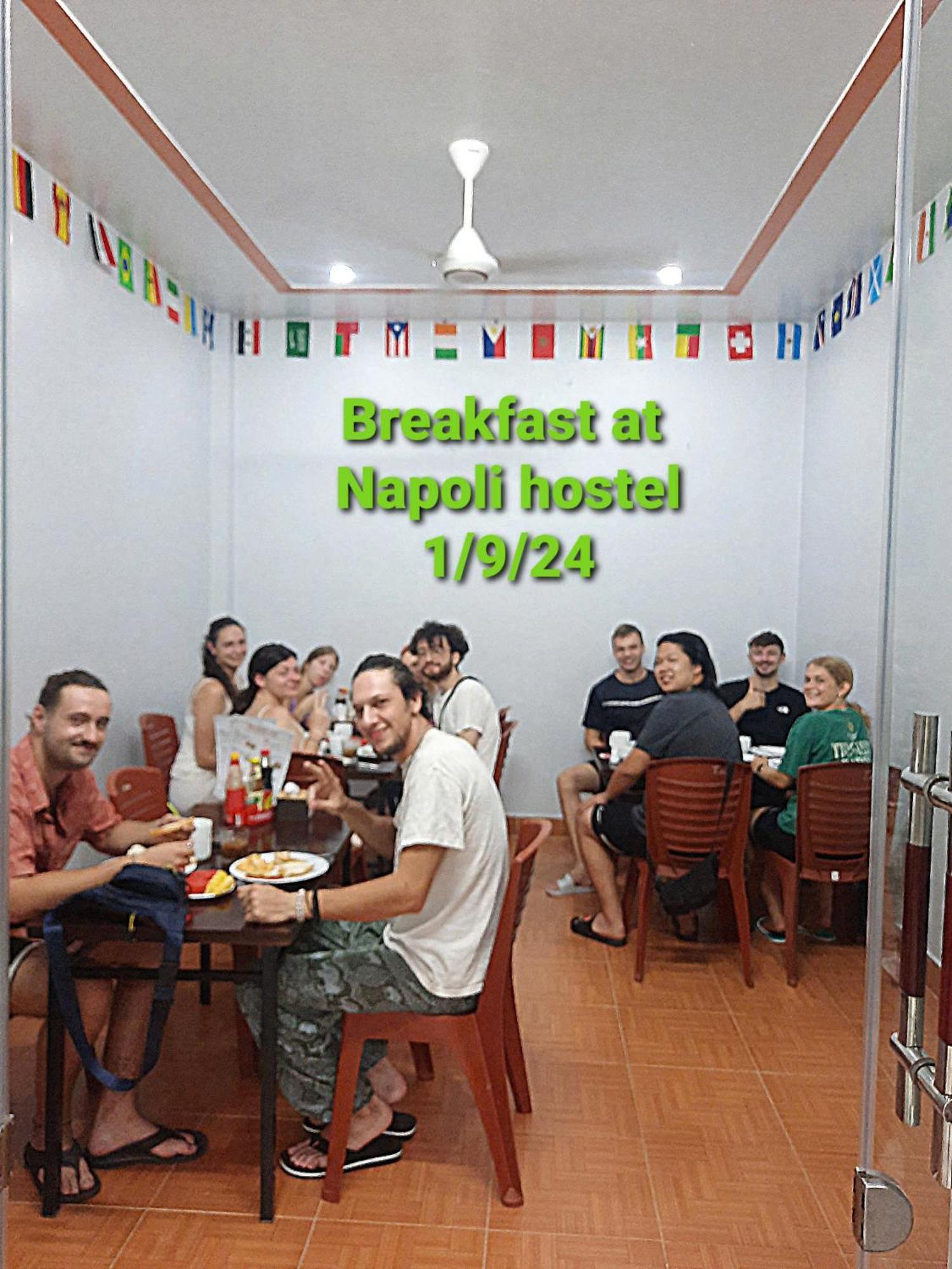 Napoli Hostel Chan Chau Esterno foto